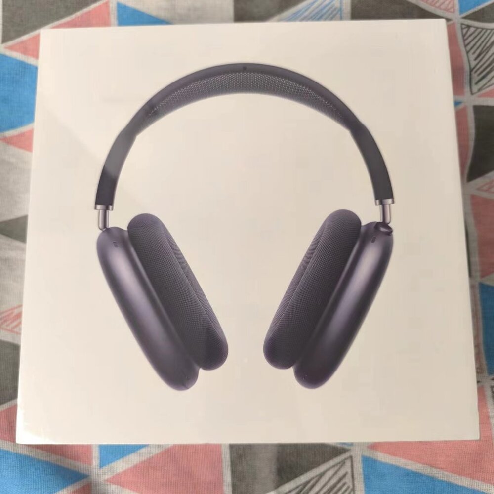 Apple AirPod Pro Max - Black with charger (original box) - Picture 1 of 4